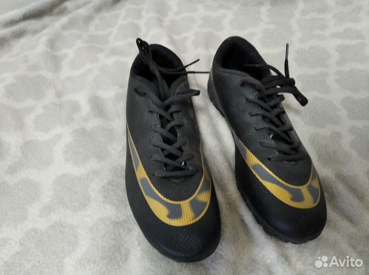 Бутсы сороконожки 40 размер