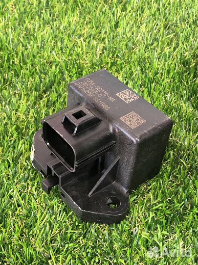 Блок управления топливным насосом Ford Mustang