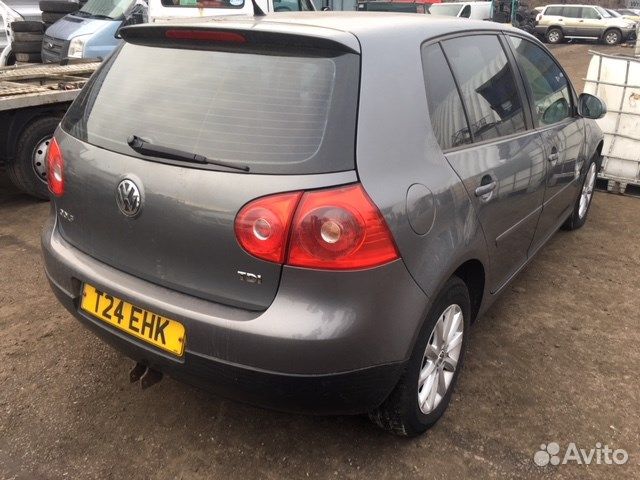 Разбор на запчасти Volkswagen Golf 5