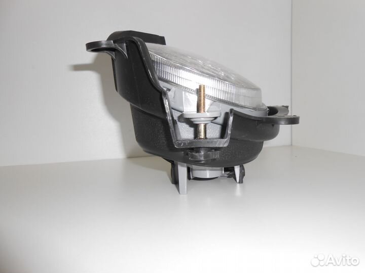 Фара противотуманная левая на Киа Церато 04-06