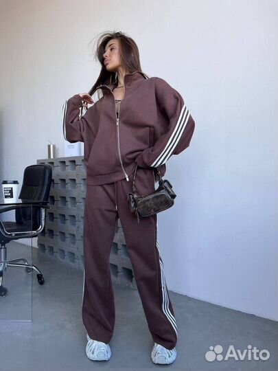 Костюм женский спортивный
