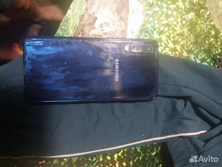 Samsung Galaxy A7 (2018), 4/64 ГБ