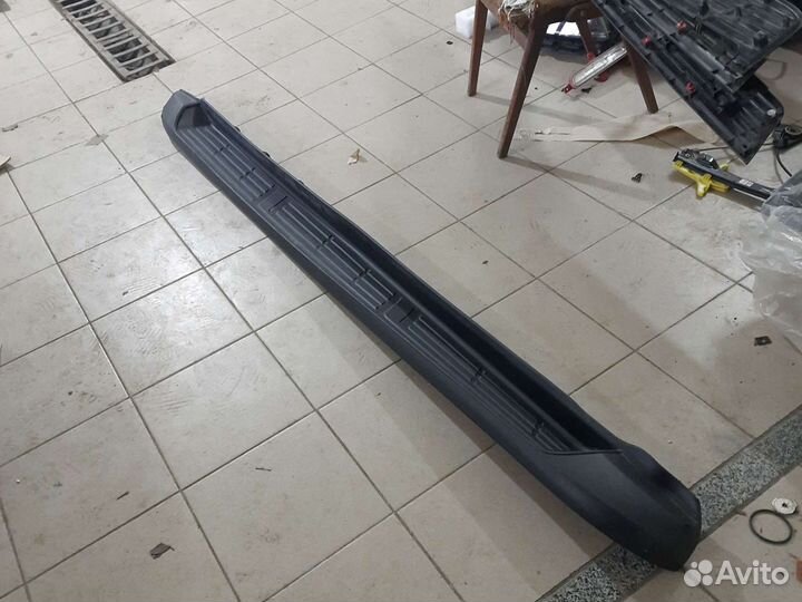 Порог левый Toyota Hilux 2005-2015