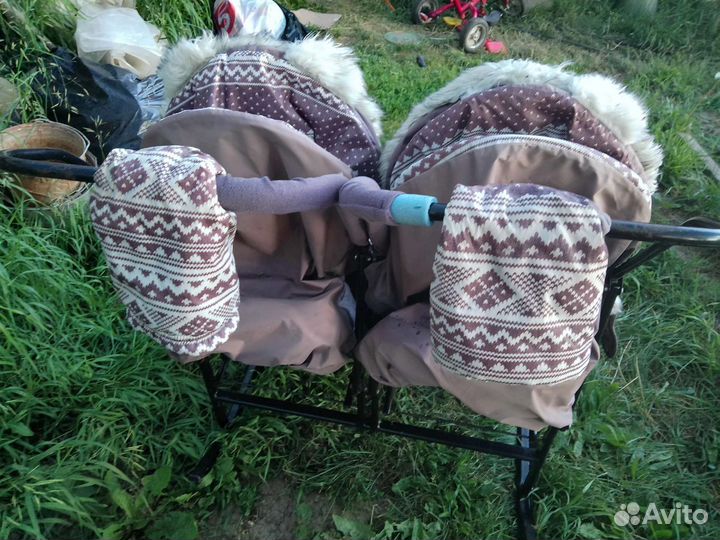 Коляска для двойни