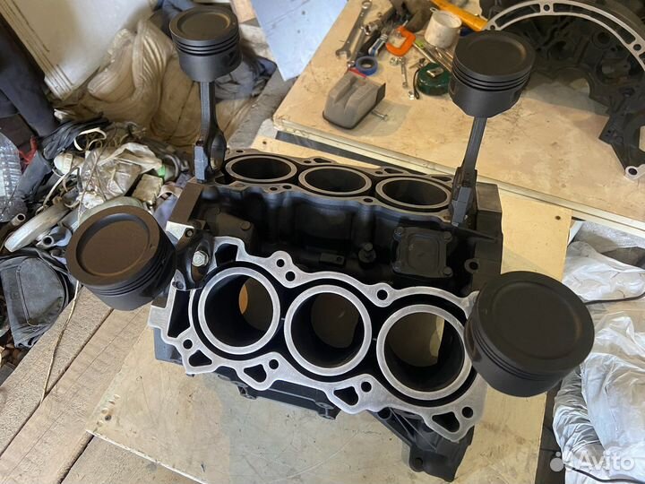 Столик из блока автомобиля Nissan