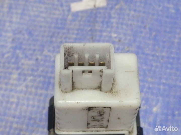 Кнопка освещения панели приборов Mitsubishi L200