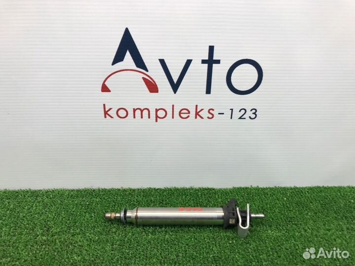 Форсунка инжекторная Mercedes-Benz A250 W176