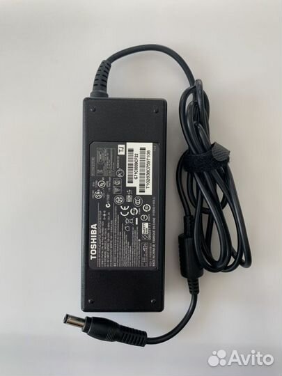 Зарядка для ноутбука Toshiba