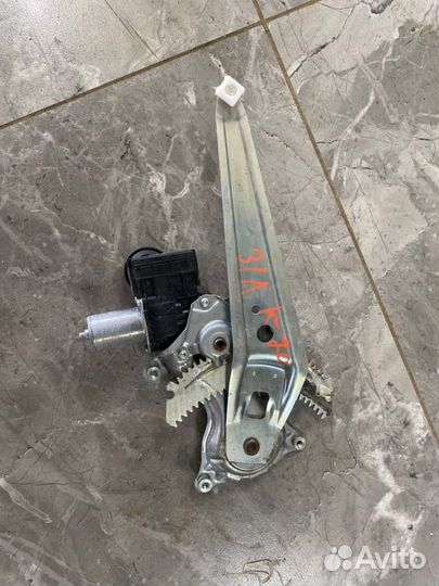 Стеклоподъемник двери задний левый Toyota Camry