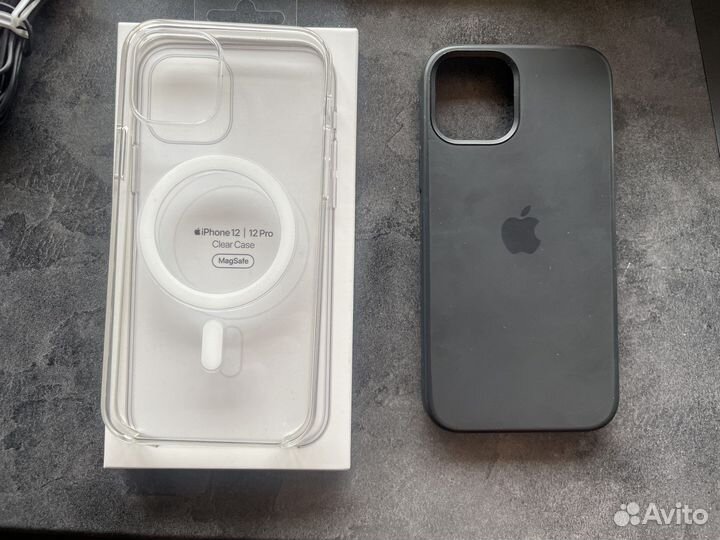 Оригинальные чехлы iPhone 12