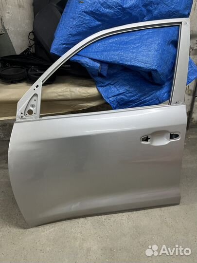 Передний левый дверь на ланкрузер 200
