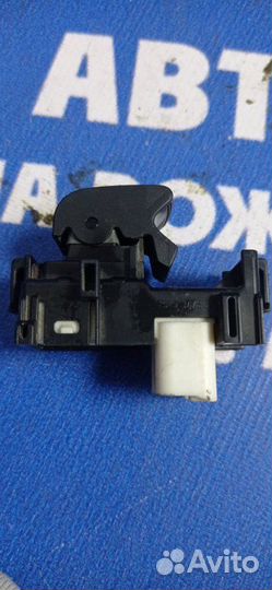 Кнопка стеклоподъемника Toyota Rav4 кроссовер