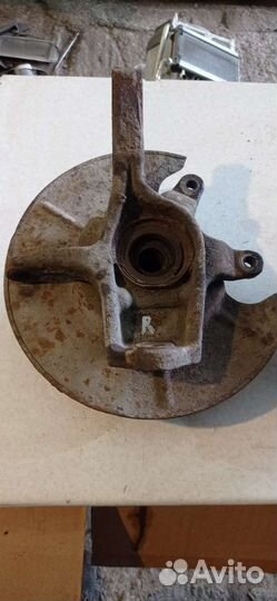 Кулак поворотный Suzuki Grand Vitara 1999г.в