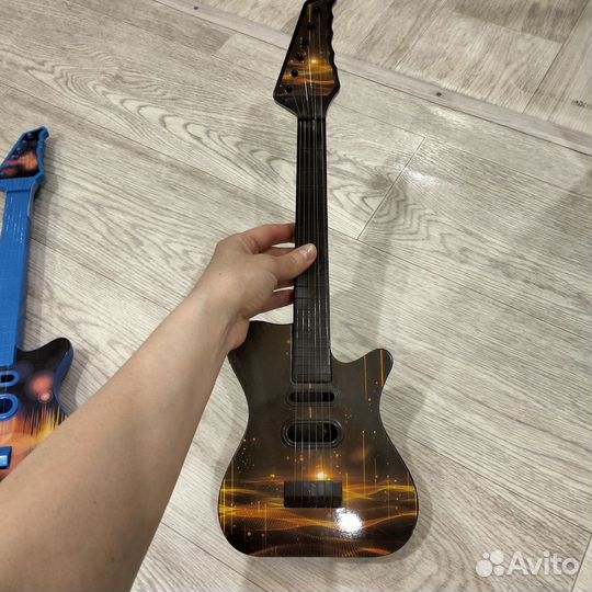 Гитары детские 2 штуки