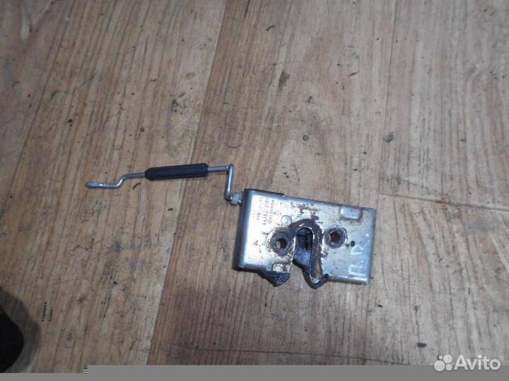 Замок двери передней правой Audi 100/200 44 198