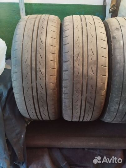 Bridgestone MY-02 Sporty Style 215/55 R17 94V