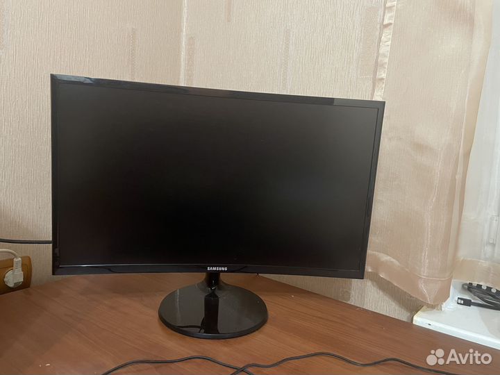 Монитор Samsung 24 изогнутый