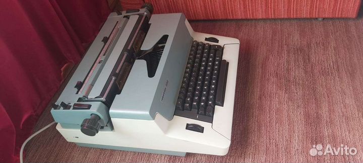 Пишущая машинка Robotron 202