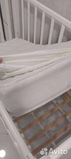 Кровать детская с маятником