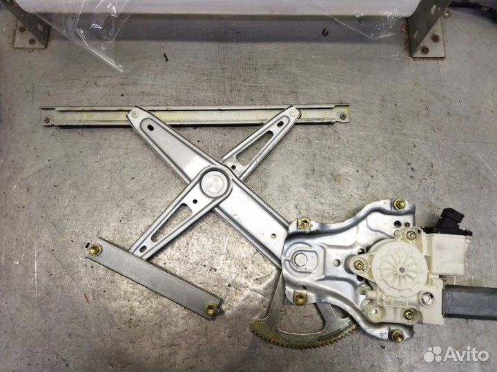 Стеклоподъемник передний правый Toyota Corolla E12