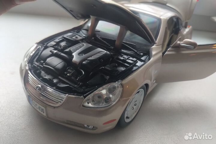 Масштабная модель 1:18 Lexus SC430