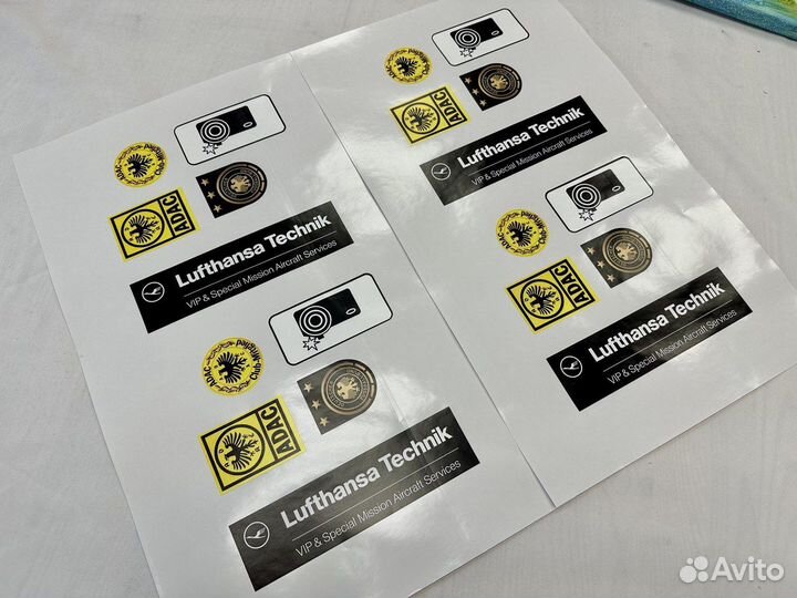 Печать виниловых и бумажных наклеек