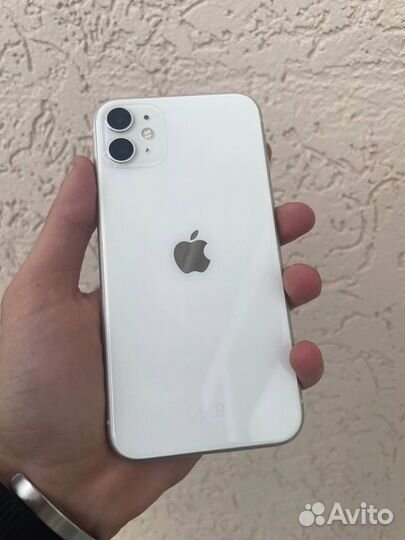 Телефон iPhone 11