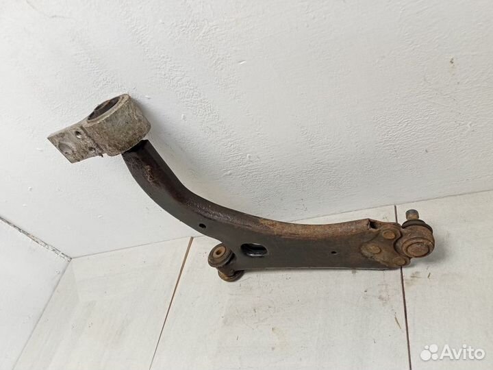 Рычаг передний правый нижний 1212807