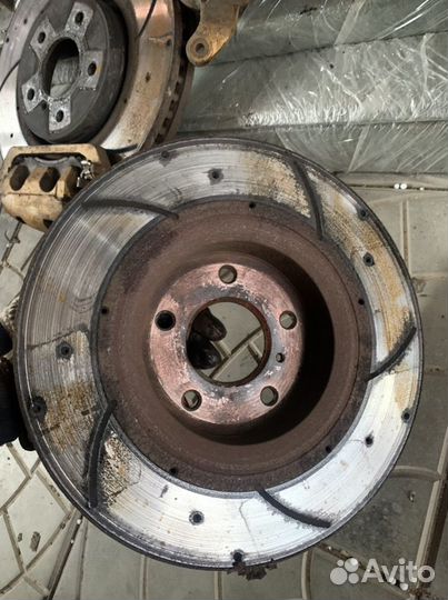 Передние суппорта с дисками infiniti м25,37