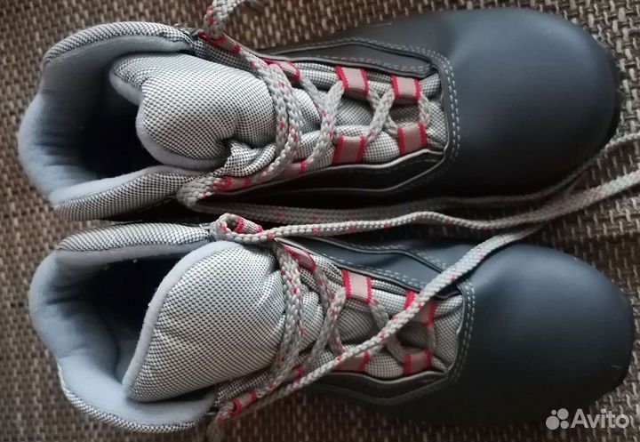 Лыжные ботинки 36
