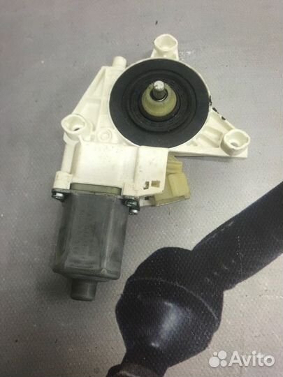 Мотор стеклоподъемника передний Mercedes-Benz