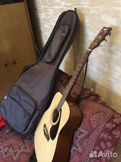 Акустическая гитара
