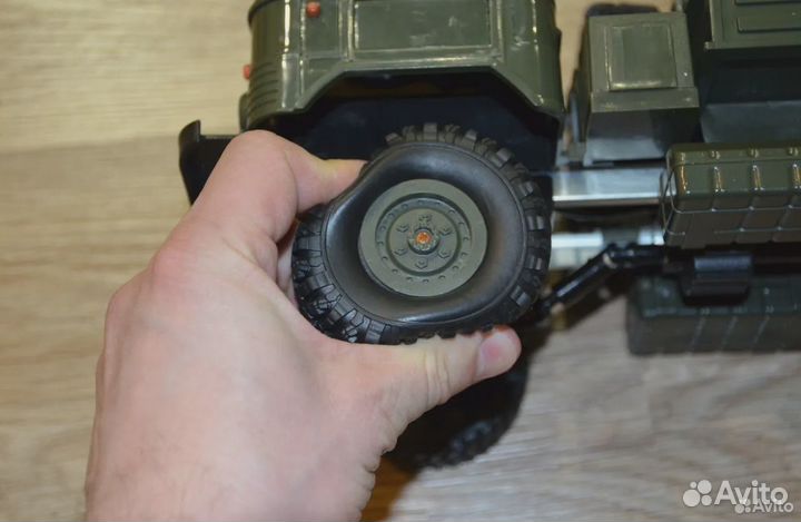 Машинка на радиоуправлении газ-66 пульте управлени