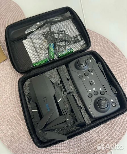 Квадракоптер E88 pro