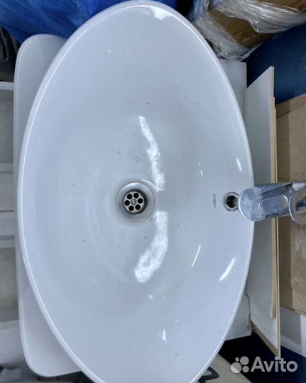 Раковина с тумбой для ванны