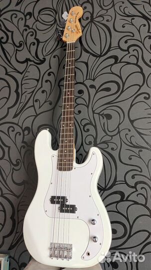 Бас-гитара Fender Squier Precision bass
