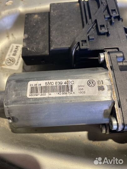 Стеклоподъемник задний правый Volkswagen Golf Plus