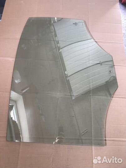 Стекло заднее левое VW Jetta 6 2012г