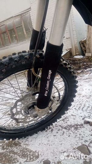 Защита перьев. Чулки на вилку мотоцикла