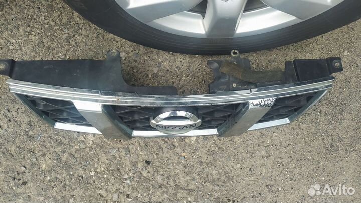 Продам решётку радиатора на nissan X-trail Т31