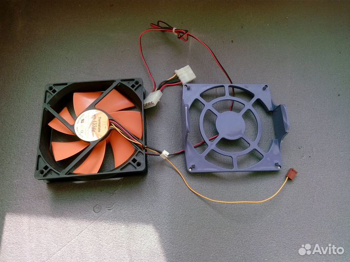 Вентилятор thermaltake быстросъёмный 12см