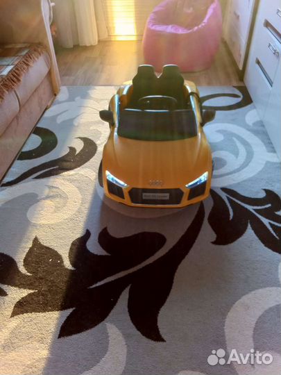 Детский электромобиль audi