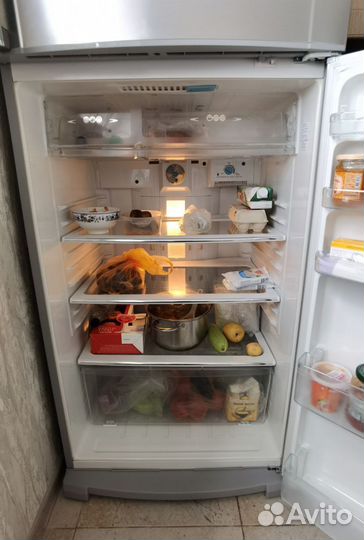 Sharp SJ-691N-SL холодильник широкий 76см