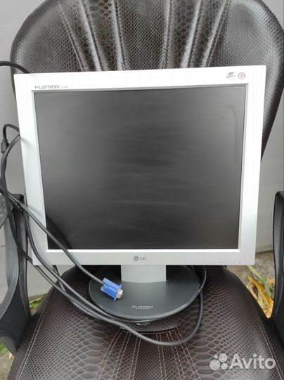 Монитор LG flatron L1730S