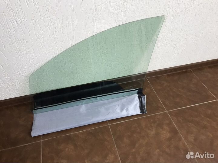 Стекло боковое Лада Веста