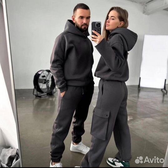 Парные спортивны костюмы