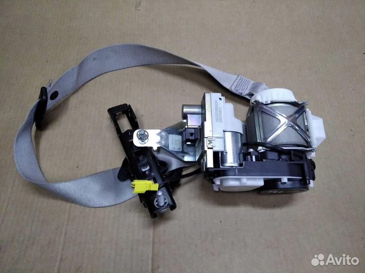 Ремень безопасности передний левый w166 63 AMG S