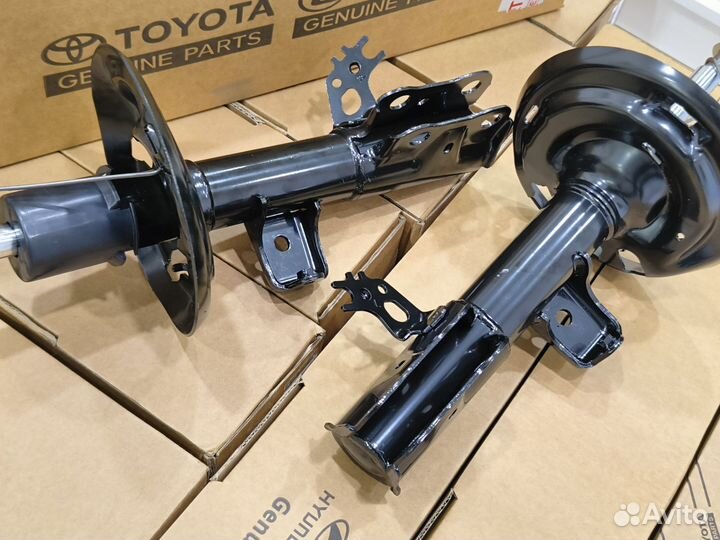 Амортизатор передний Toyota Camry 70 75