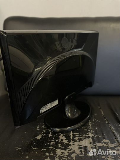 Монитор LG 22
