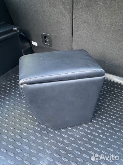 Подлокотник на LADA vesta